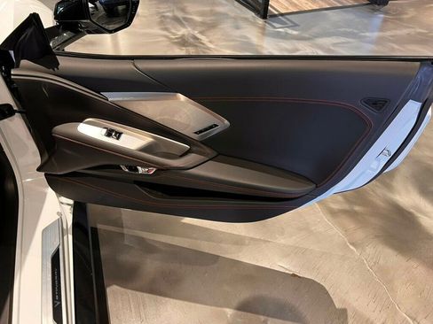 Used 2021 Chevrolet Corvette Stingray Premium Conv w/ Z51 Performance Package image 11