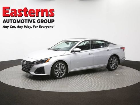 Used 2023 Nissan Altima 2.5 SL FWD image 59