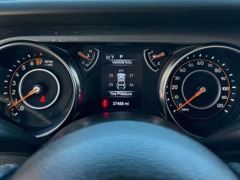 Used 2022 Jeep Wrangler Unlimited Sport image 26