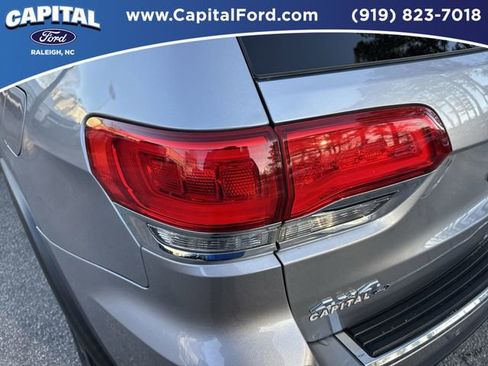 Used 2019 Jeep Grand Cherokee Limited image 15