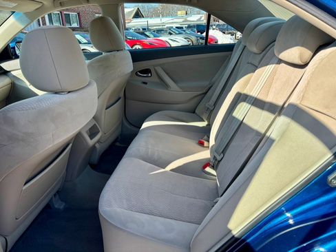 Used 2011 Toyota Camry LE image 14