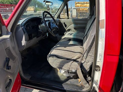 Used 1997 Ford F450 2WD Regular Cab Super Duty image 10