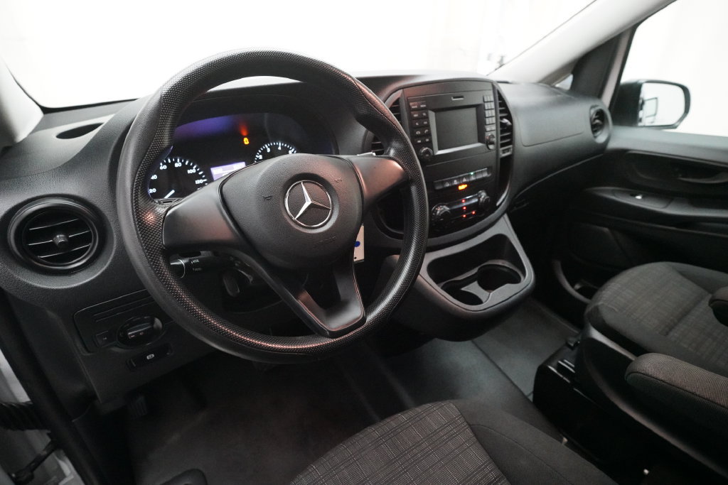 Used 2017 Mercedes-Benz Metris image 4