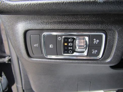 Used 2021 Lincoln Corsair Reserve w/ Equipment Group 201A AWD/4WD image 22