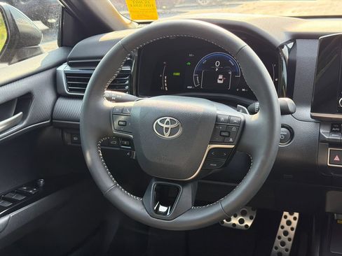 Used 2026 Toyota Camry SE FWD image 28