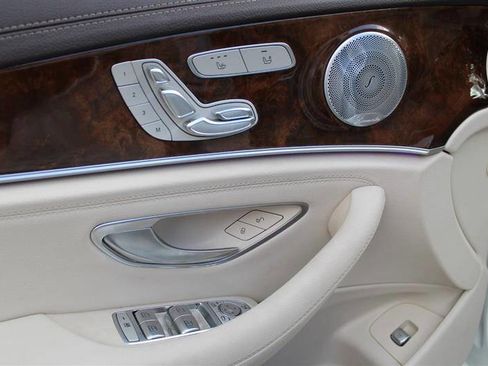 Used 2017 Mercedes-Benz E 300 image 11
