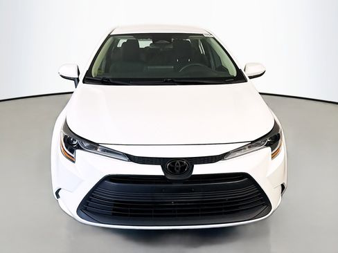 Used 2023 Toyota Corolla LE w/ Carpet Mat Package (TMS) FWD image 2