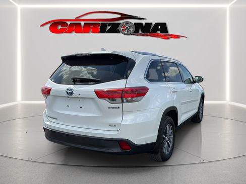 Used 2019 Toyota Highlander XLE AWD/4WD image 6