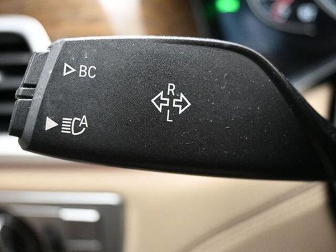 Used 2018 BMW 740i 740i 4dr Sedan w/ Executive Package image 32