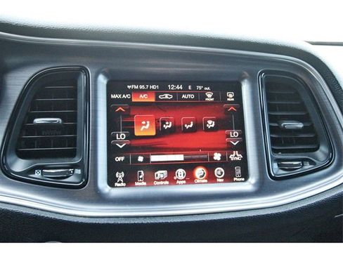 Used 2015 Dodge Challenger R/T image 21