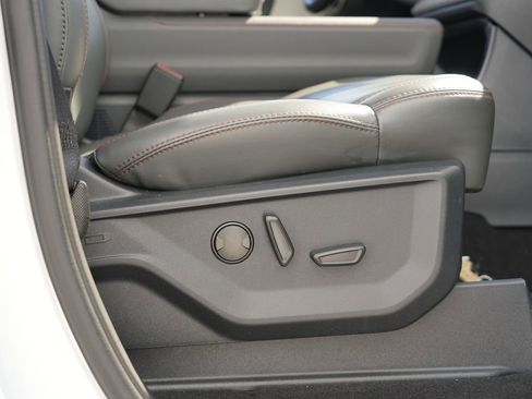 Used 2025 Ford Expedition Max Active image 31