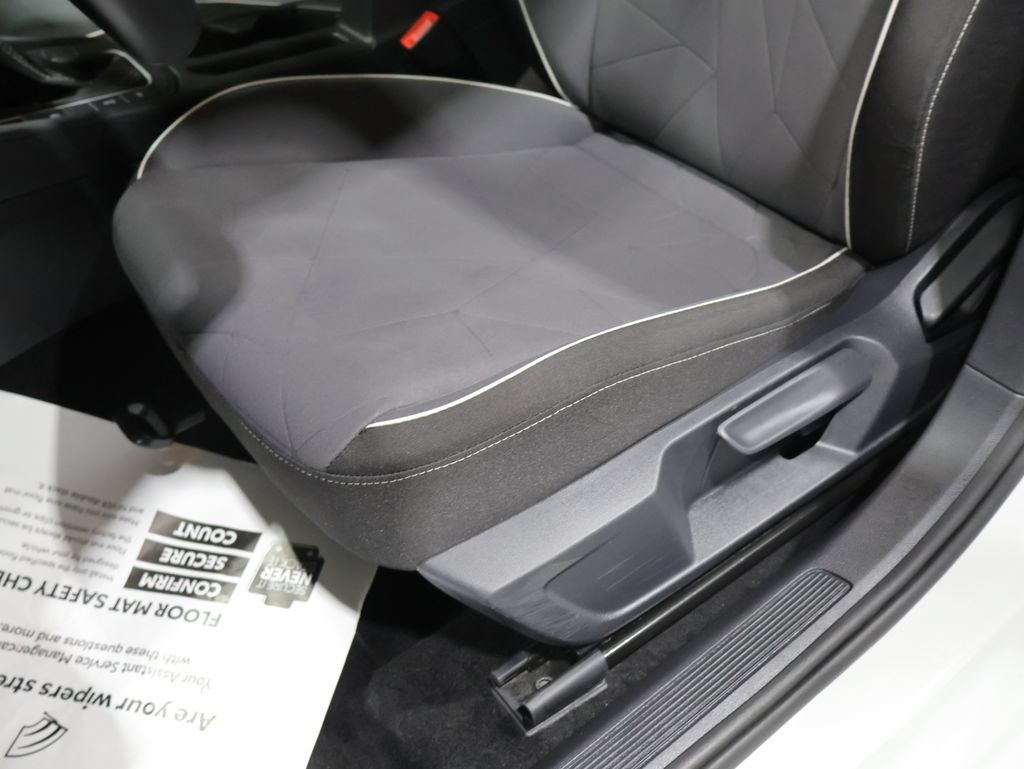 Used 2025 Volkswagen Jetta Sport FWD image 12