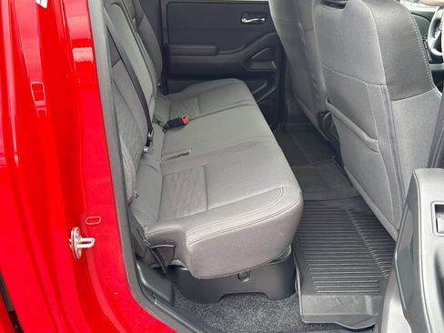 Used 2024 Nissan Frontier SV w/ Technology Package RWD image 16