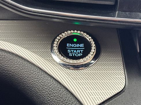 Used 2020 Ford Explorer XLT w/ Equipment Group 202A image 26