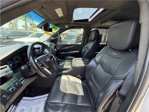Used 2019 Cadillac Escalade Platinum AWD/4WD image 19