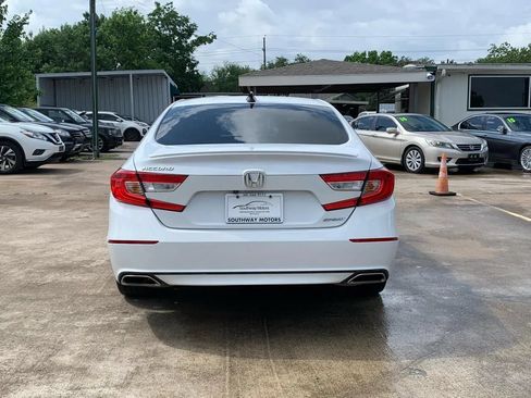 Used 2019 Honda Accord Sport image 6