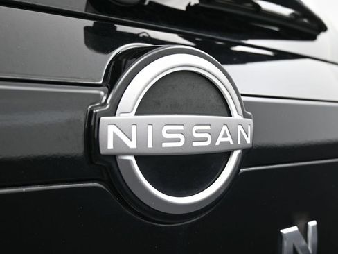 Used 2025 Nissan Pathfinder SV FWD image 37