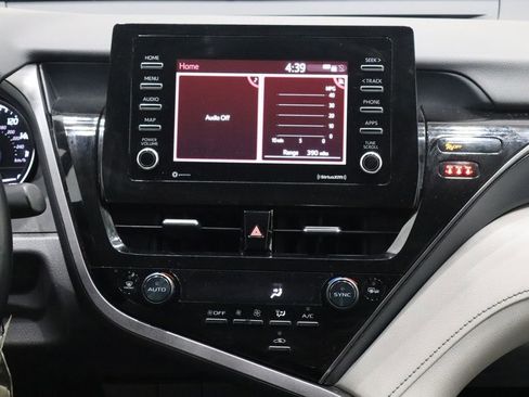 Used 2023 Toyota Camry SE image 29