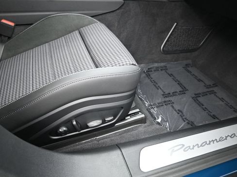 Certified 2026 Porsche Panamera RWD image 31