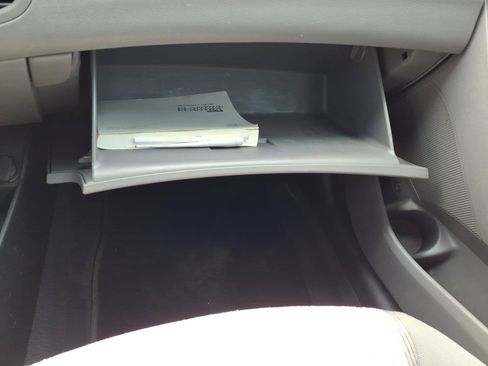 Used 2013 Hyundai Elantra FWD image 15