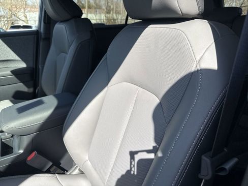 New 2026 Subaru Outback Limited AWD/4WD image 8