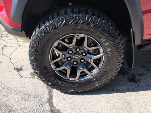 Used 2025 Chevrolet Colorado ZR2 w/ Technology Package image 36