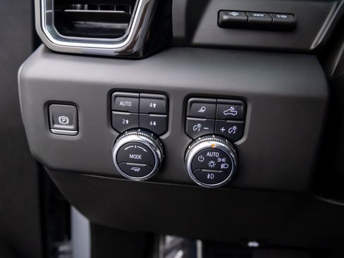 Used 2025 GMC Sierra 1500 Denali w/ Denali Reserve Package image 19