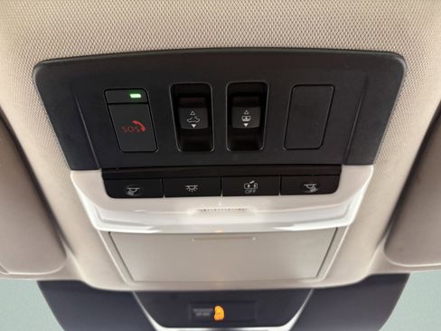 Used 2024 Nissan Pathfinder Platinum w/ Cargo Package image 33