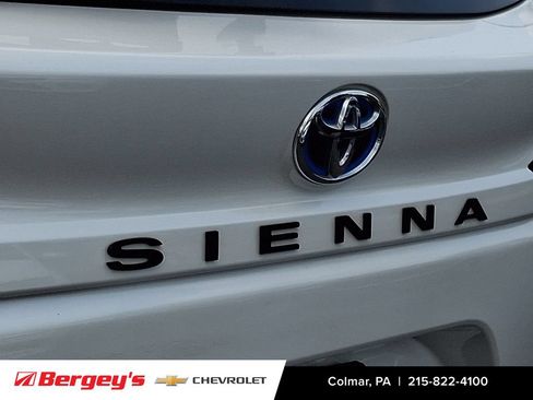 Used 2023 Toyota Sienna XLE AWD/4WD image 35