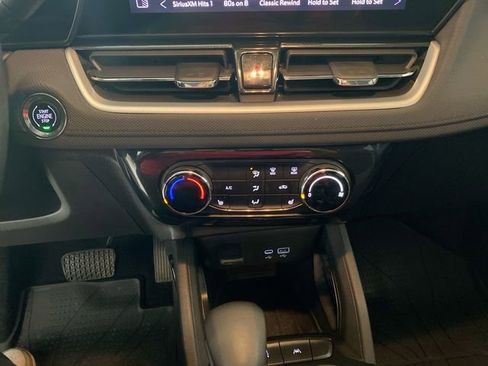 Used 2024 Chevrolet TrailBlazer LT w/ LT Cold Weather Package FWD image 42
