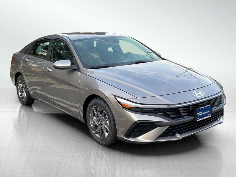 Certified 2024 Hyundai Elantra SEL image 1