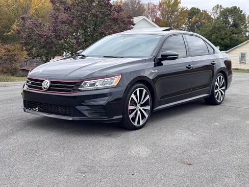 Used 2018 Volkswagen Passat 3.6 image 26