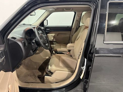 Used 2016 Jeep Patriot Sport FWD image 12