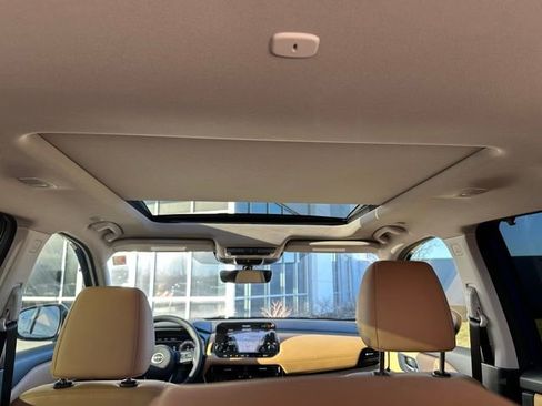 Used 2022 Nissan Rogue Platinum w/ Head-Up Display Package image 10