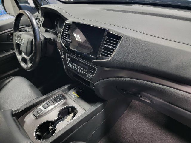 Certified 2025 Honda Passport EX-L image 17