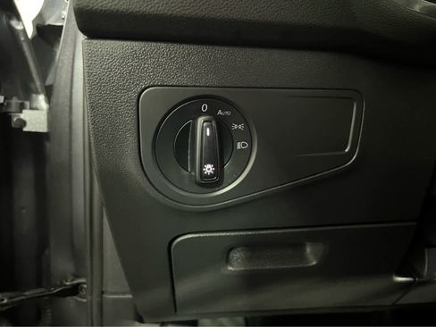 Used 2021 Volkswagen Tiguan S image 17