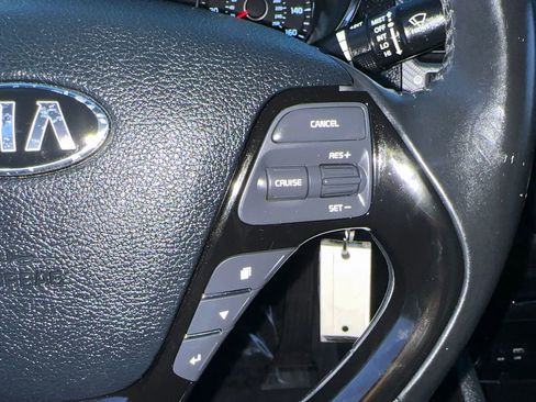 Used 2018 Kia Forte S image 27