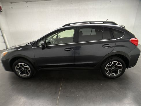 Used 2017 Subaru Crosstrek 2.0i Premium AWD/4WD image 5