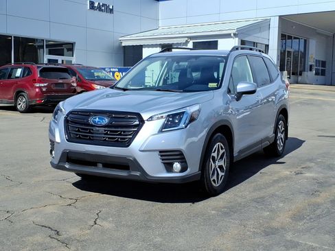 Certified 2023 Subaru Forester Premium image 1