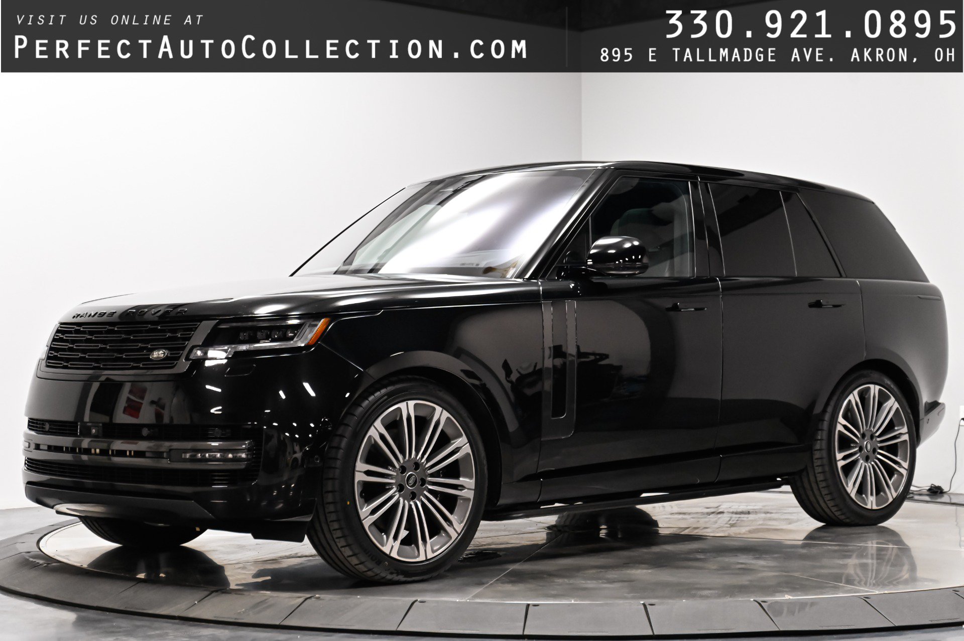 Used 2023 Land Rover Range Rover SE AWD/4WD image 1