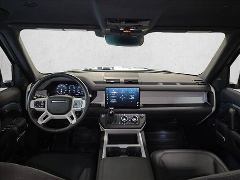 Used 2025 Land Rover Defender 110 S AWD/4WD image 9