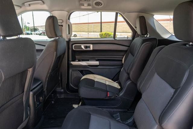 Used 2023 Ford Explorer XLT RWD image 15