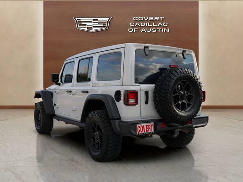 Used 2025 Jeep Wrangler Unlimited Sport AWD/4WD image 3
