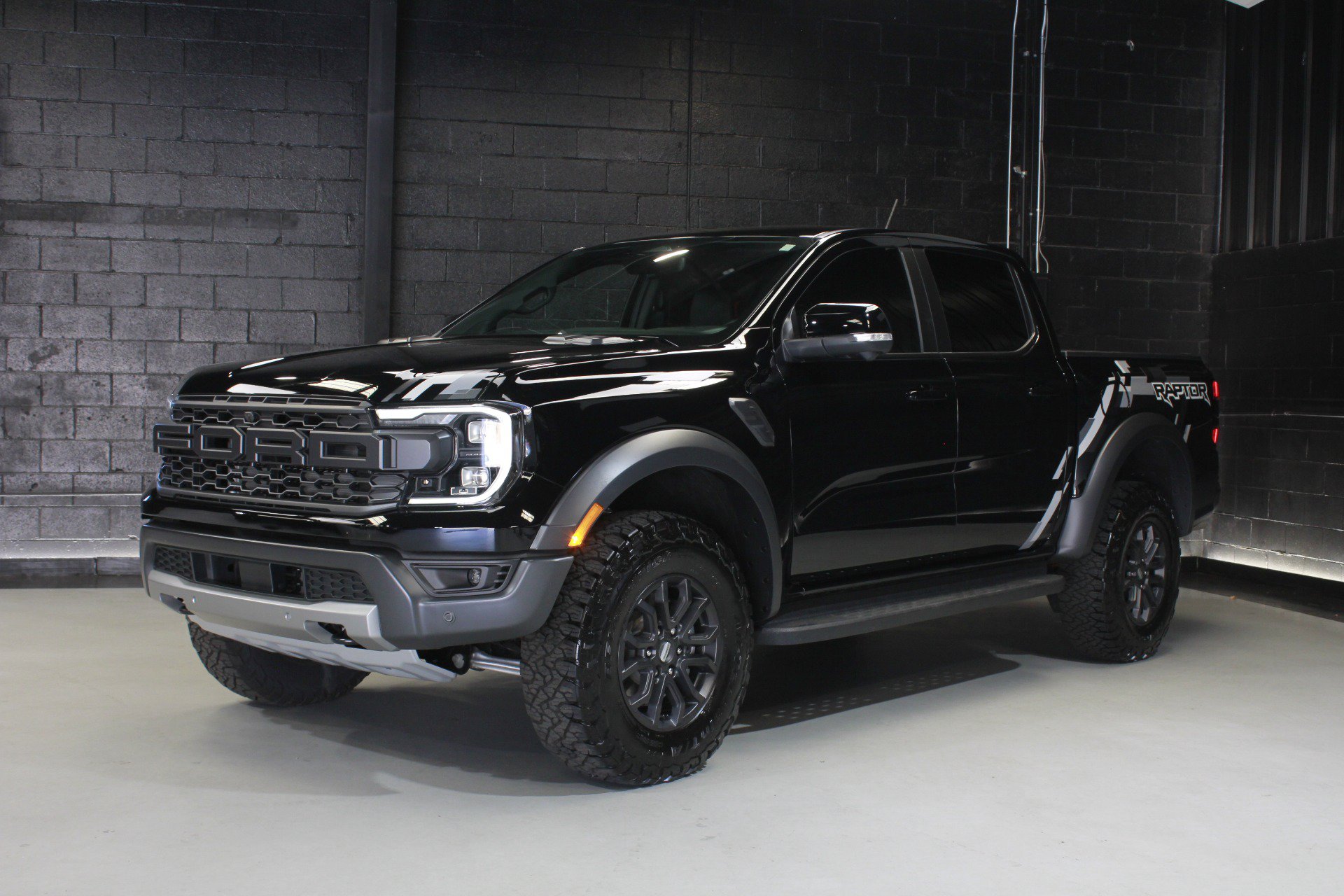Used 2025 Ford Ranger Raptor AWD/4WD image 3