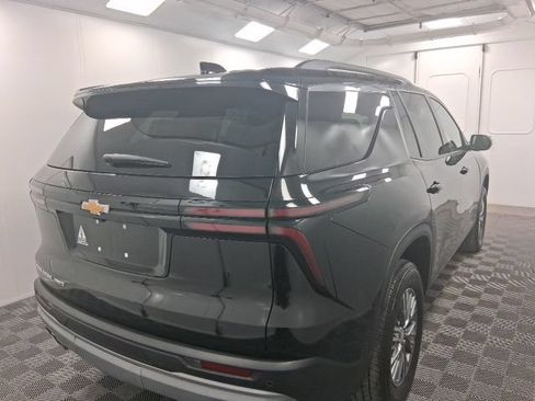 Used 2025 Chevrolet Traverse LT AWD/4WD image 6