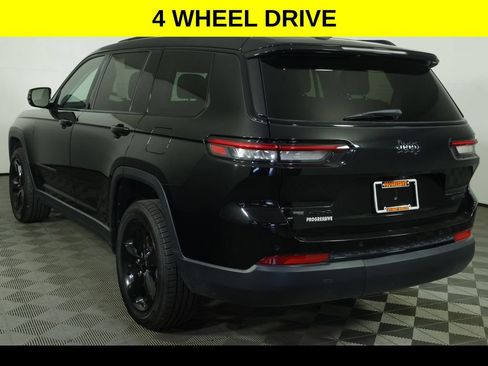Used 2022 Jeep Grand Cherokee L Limited w/ Black Appearance Package AWD/4WD image 4