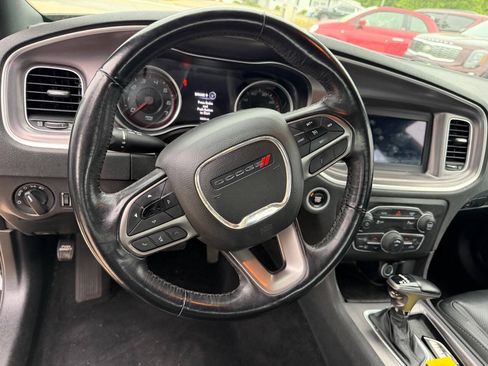 Used 2021 Dodge Charger SXT w/ Leather Interior Group RWD image 10