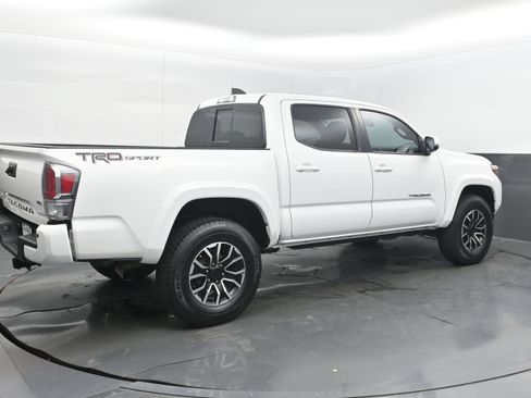Used 2020 Toyota Tacoma TRD Sport w/ Technology Package RWD image 9