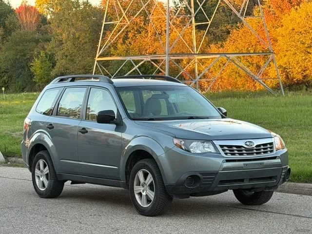 Used 2012 Subaru Forester 2.5X w/ Alloy Wheel Pkg AWD/4WD image 2