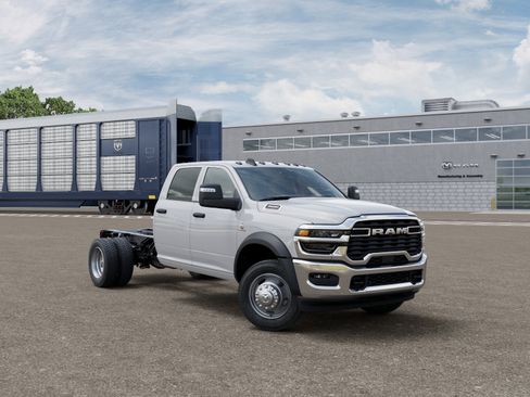 New 2026 RAM 4500 Tradesman w/ Chrome Appearance Group AWD/4WD image 27